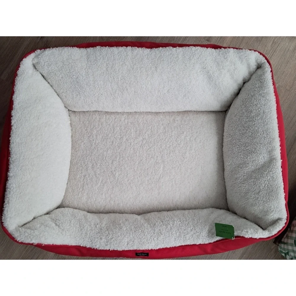 Kate Spade Dog Bed, Big Red, 28 x 22‎ x 10, perfect for your fur-baby